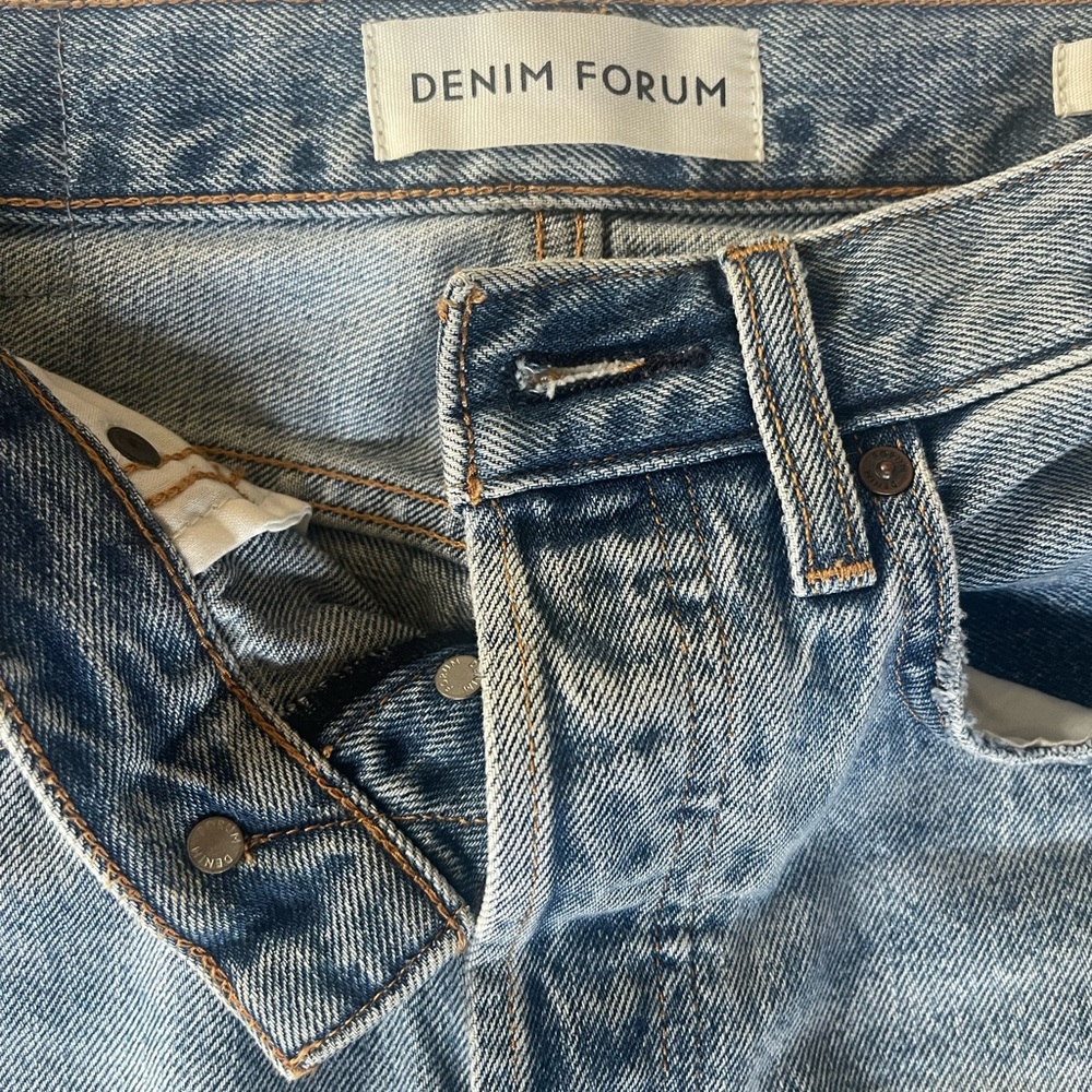ARITZIA Denim Forum "The Dillon high rise" faded blue Jean